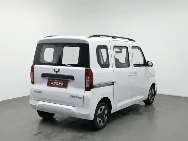 Wuling Zhiguang NEV — Фото автомобиля 2