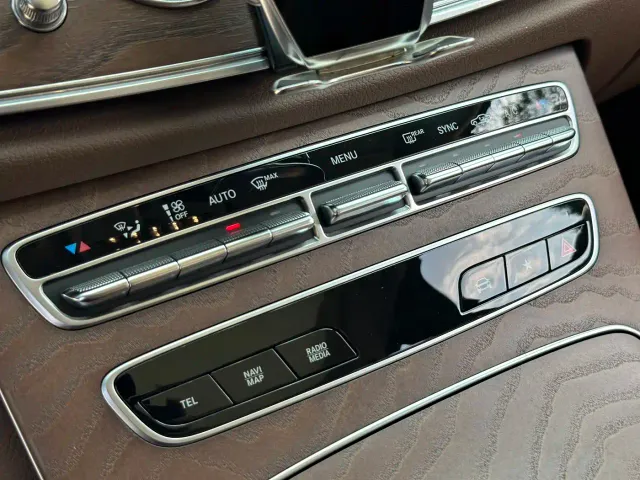 Mercedes-Benz E-Class — Фото автомобиля 13