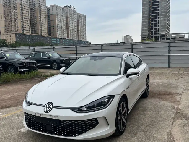 Фотография автомобиля — Volkswagen Lamando