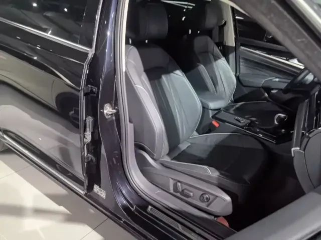 Volkswagen Passat — Фото автомобиля 24