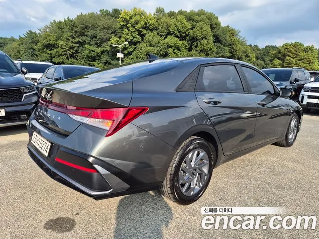 Hyundai Avante CN7 — Фото автомобиля 4