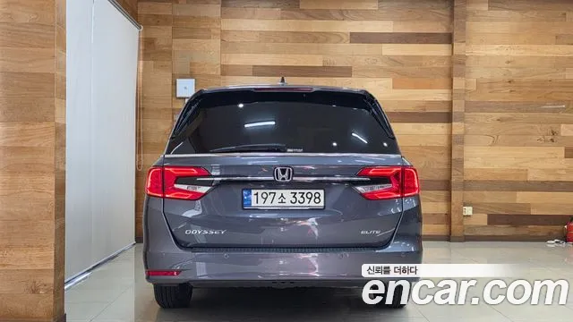 Honda Odyssey — Фото автомобиля 4