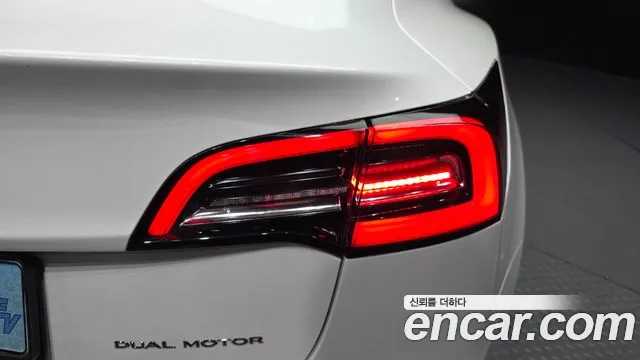 Tesla Model 3 — Фото автомобиля 23