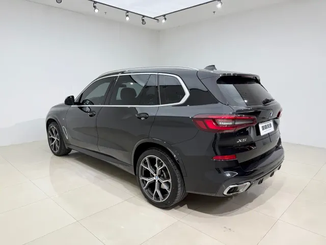 BMW X5 — Фото автомобиля 4