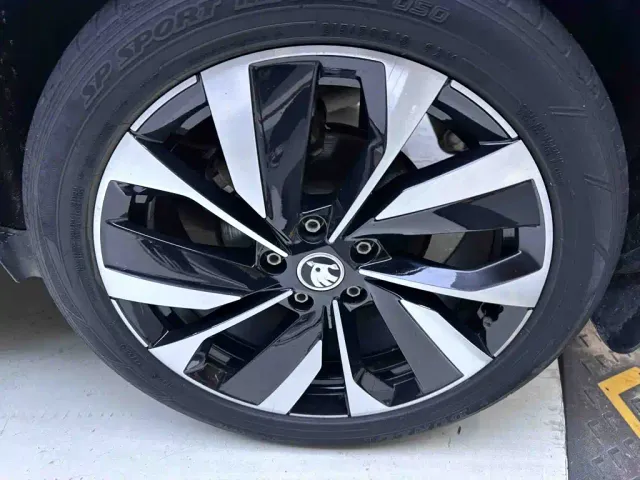 Skoda Karoq — Фото автомобиля 23