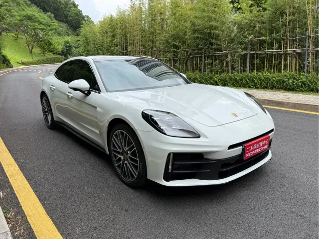 Porsche Panamera — Фото автомобиля 3