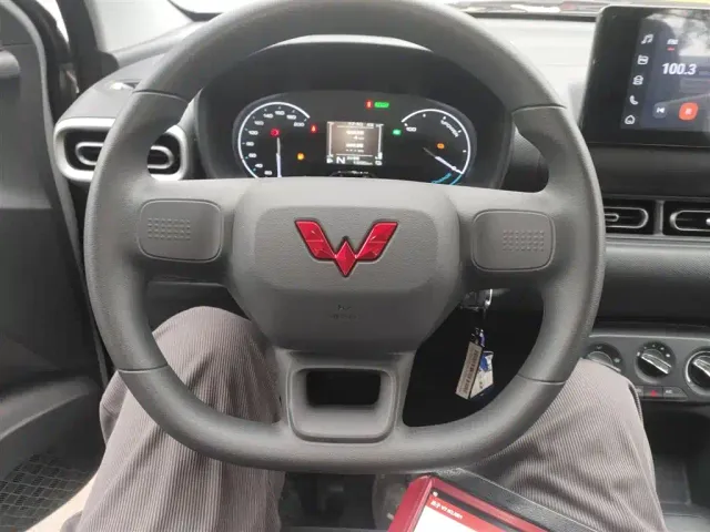 Wuling Hongguang — Фото автомобиля 6