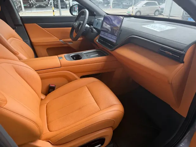 Dongfeng eπ 008 — Фото автомобиля 13