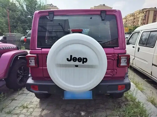 Jeep Wrangler — Фото автомобиля 5