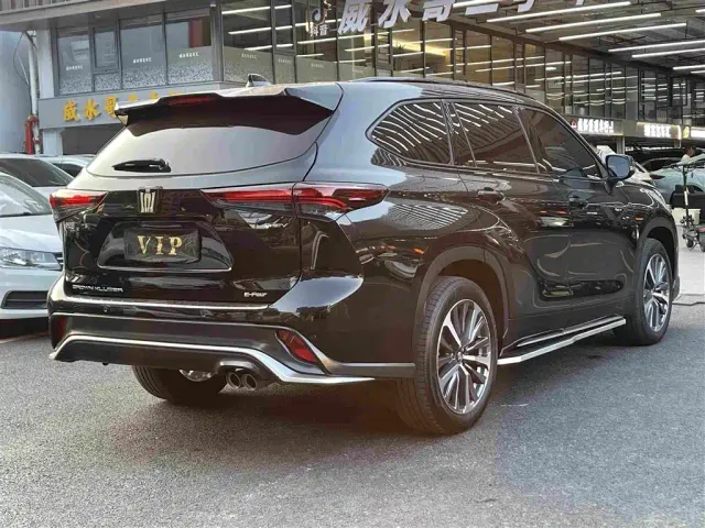 Toyota Crown Kluger — Фото автомобиля 11