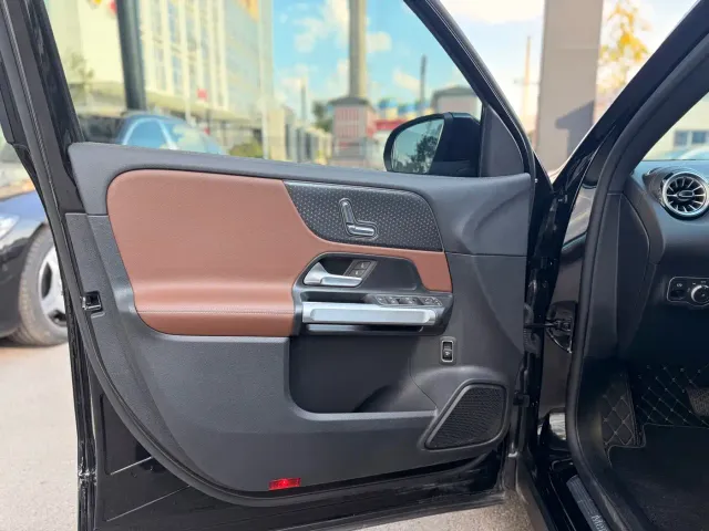 Mercedes-Benz GLB-Class — Фото автомобиля 12