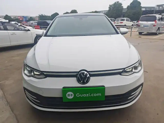 Volkswagen Golf — Фото автомобиля 2