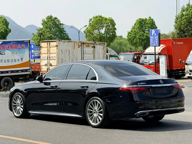 Mercedes-Benz S-Class — Фото автомобиля 4