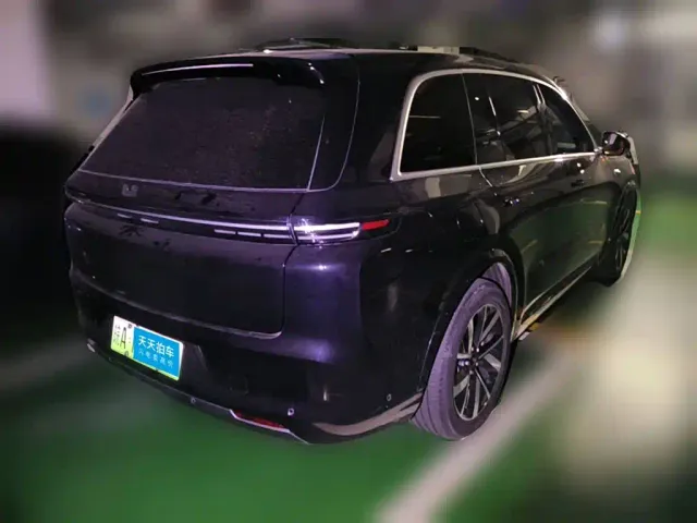 Li Auto L8 — Фото автомобиля 2