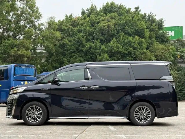 Toyota Vellfire — Фото автомобиля 17