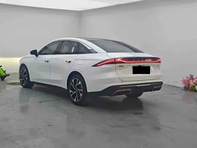 Geely Galaxy L6 — Фото автомобиля 7