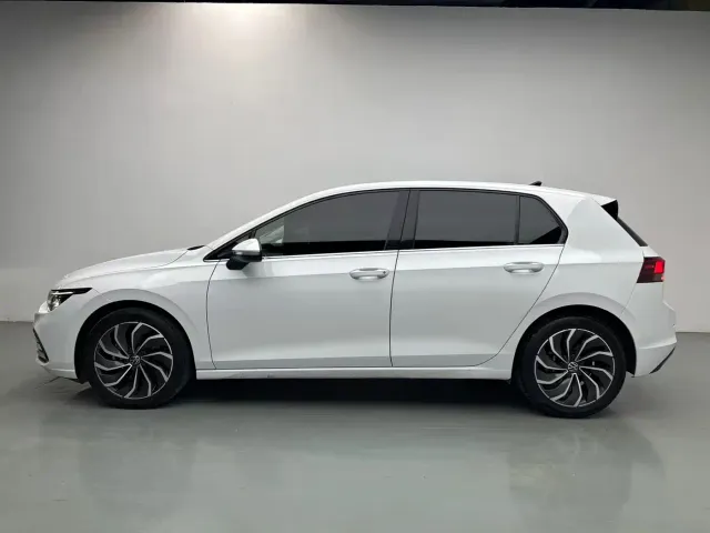 Volkswagen Golf — Фото автомобиля 3