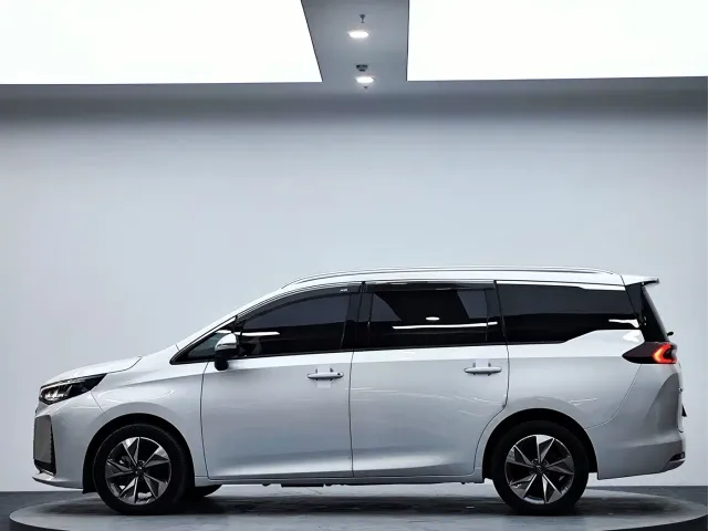 GAC Trumpchi M6 — Фото автомобиля 5