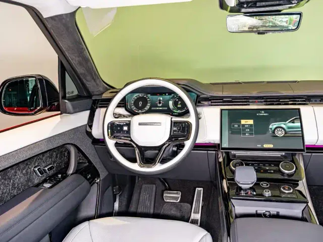 Land Rover Range Rover Sport — Фото автомобиля 11