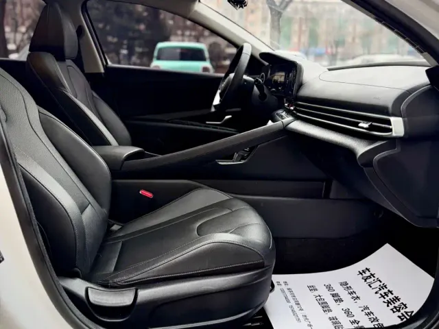Hyundai Elantra — Фото автомобиля 13