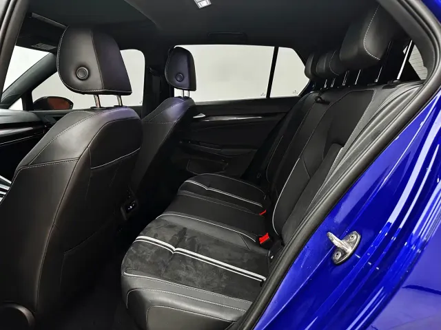 Volkswagen Golf — Фото автомобиля 14