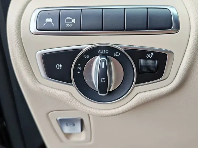 Mercedes-Benz V-Class — Фото автомобиля 8