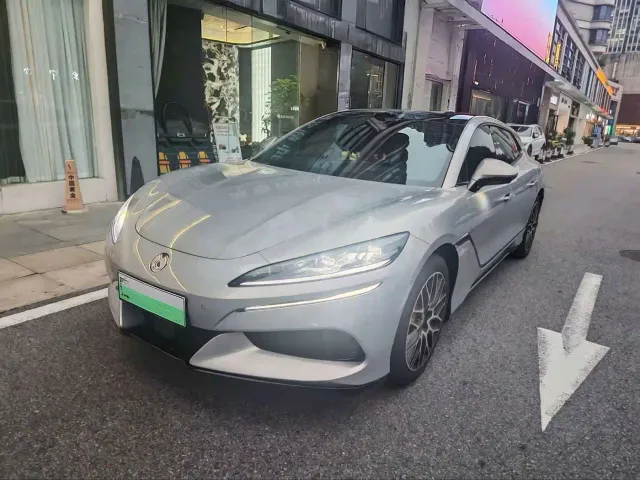 Фотография автомобиля — Denza Z9GT