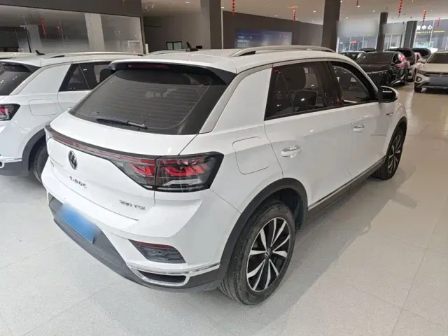 Volkswagen T-Roc — Фото автомобиля 6