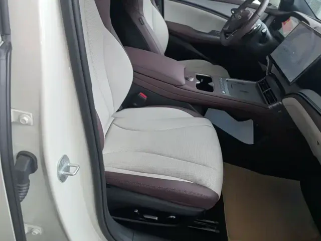 BYD Seal 07 DM-i — Фото автомобиля 24