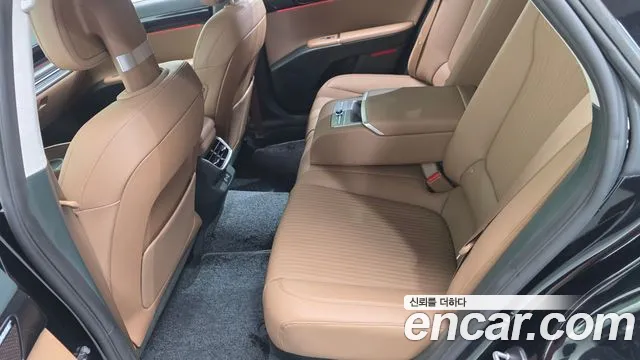 Hyundai Grandeur Grandeur (GN7) 2.5 Бензин 2WD — Фото автомобиля 3
