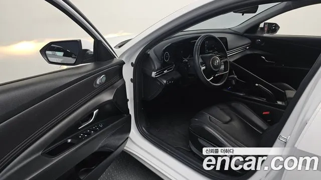 Hyundai AVANTE Avante (CN7) — Фото автомобиля 10