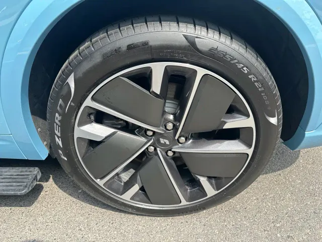 Li Auto L7 — Фото автомобиля 19