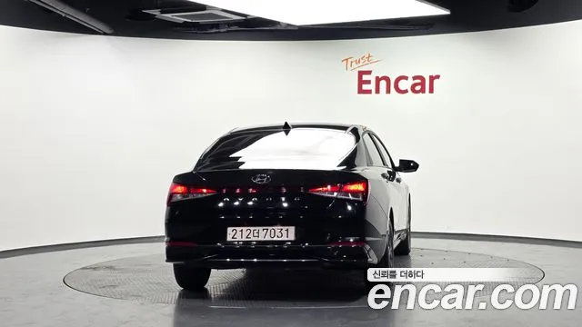 Hyundai AVANTE — Фото автомобиля 4