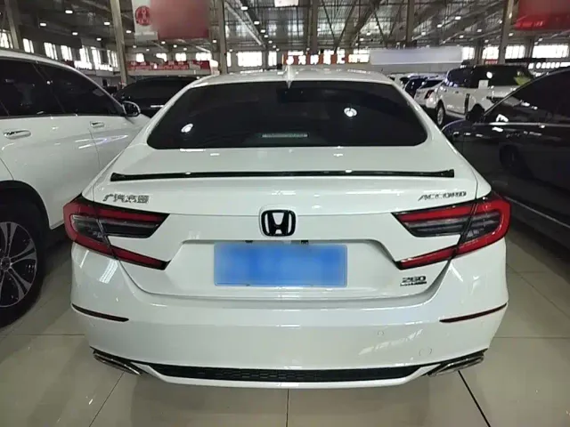 Honda Accord — Фото автомобиля 5