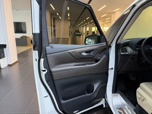 Toyota Vellfire — Фото автомобиля 10