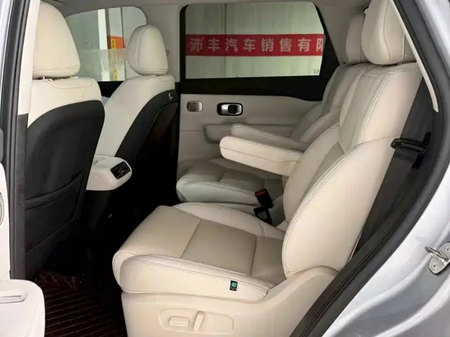 Leapmotor C16 — Фото автомобиля 10