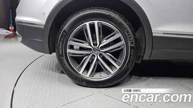 Volkswagen Tiguan Tiguan 2 поколение 2.0 TDI 4Motion Prestige — Фото автомобиля 5