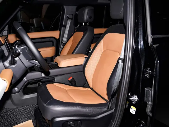 Land Rover Defender — Фото автомобиля 10