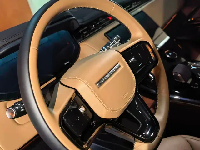 Land Rover Range Rover Sport — Фото автомобиля 4
