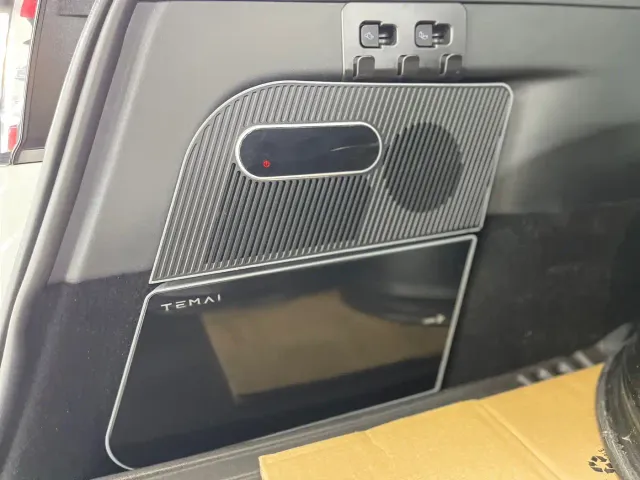 Tesla Model Y — Фото автомобиля 10