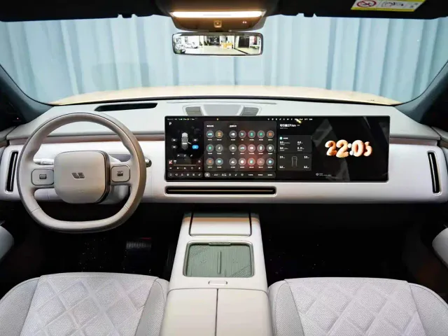 Li Auto L9 — Фото автомобиля 6