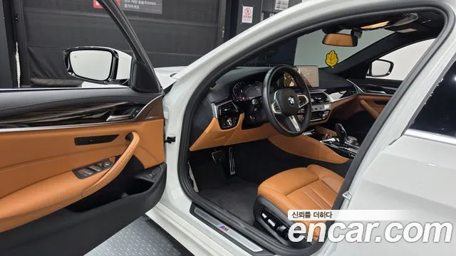 BMW 5 Series G30 — Фото автомобиля 15