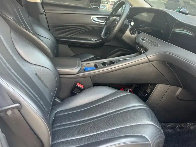 Roewe D7 — Фото автомобиля 13