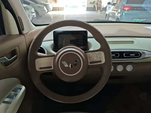 Wuling Hongguang Mini EV — Фото автомобиля 10