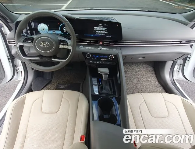 Hyundai AVANTE Avante (CN7) — Фото автомобиля 11