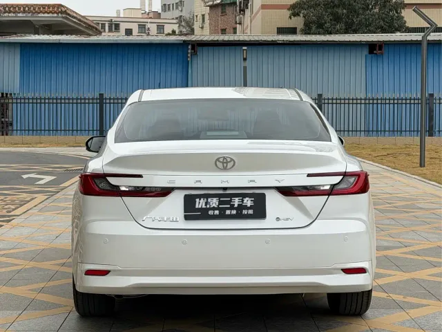 Toyota Camry — Фото автомобиля 8