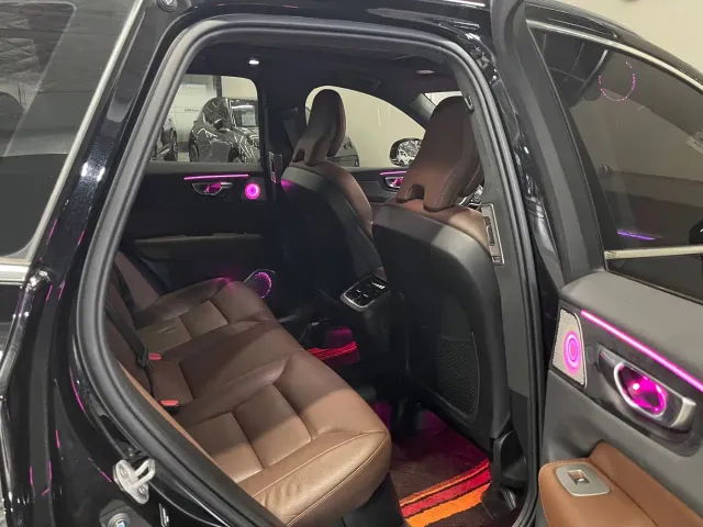Volvo XC60 — Фото автомобиля 24