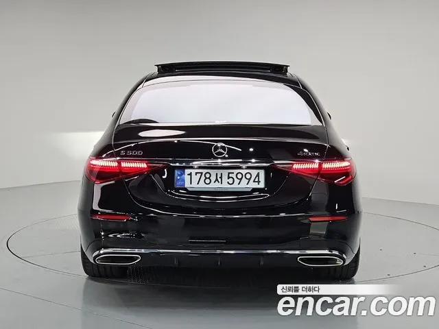 Mercedes-Benz S-Class — Фото автомобиля 3
