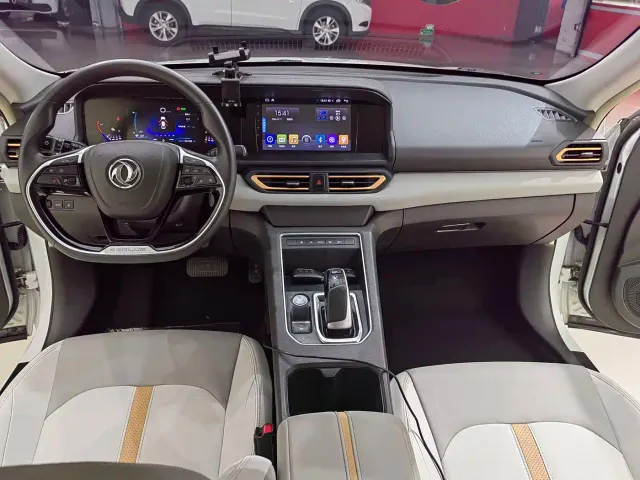 Dongfeng Fengshen E70 — Фото автомобиля 11