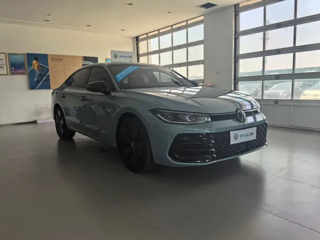 Volkswagen Passat — Фото автомобиля 3